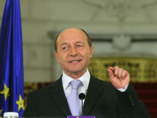 Duşa: Băsescu nu are preocupări în ultima vreme, vine degeaba în Parlament